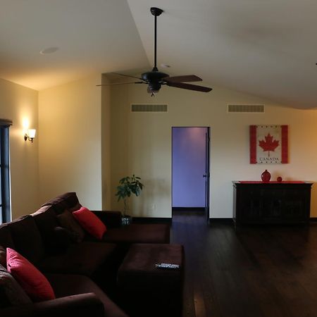 Mission Hill Lake View Villa West Kelowna Extérieur photo