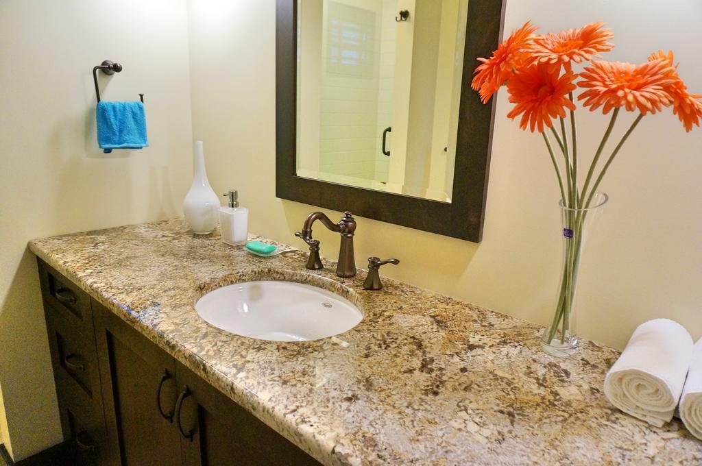 Mission Hill Lake View Villa West Kelowna Extérieur photo