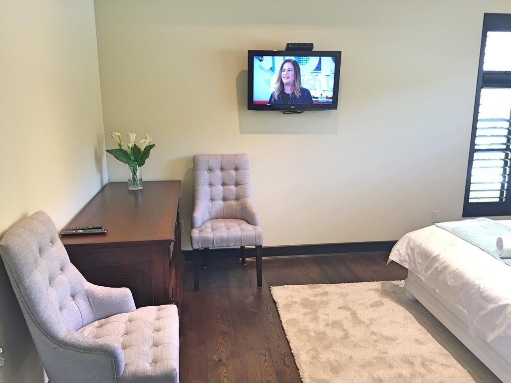 Mission Hill Lake View Villa West Kelowna Extérieur photo